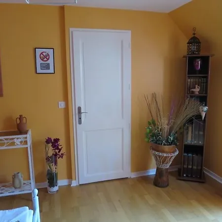 Maison Aux Volets Bleu *