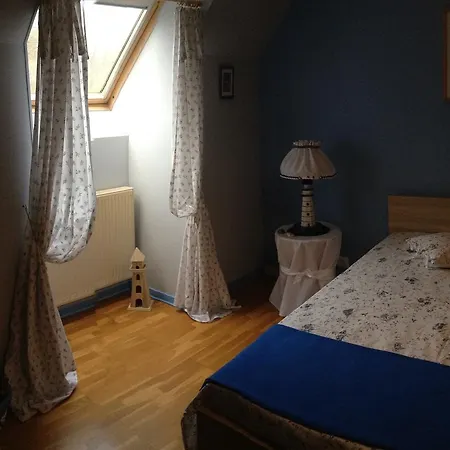 Bed and Breakfast Maison Aux Volets Bleu *