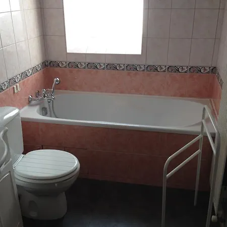 Bed and Breakfast Maison Aux Volets Bleu
